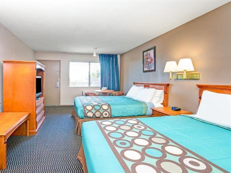 Super 8 By Wyndham Upland Ontario Ca Hotel Exterior photo